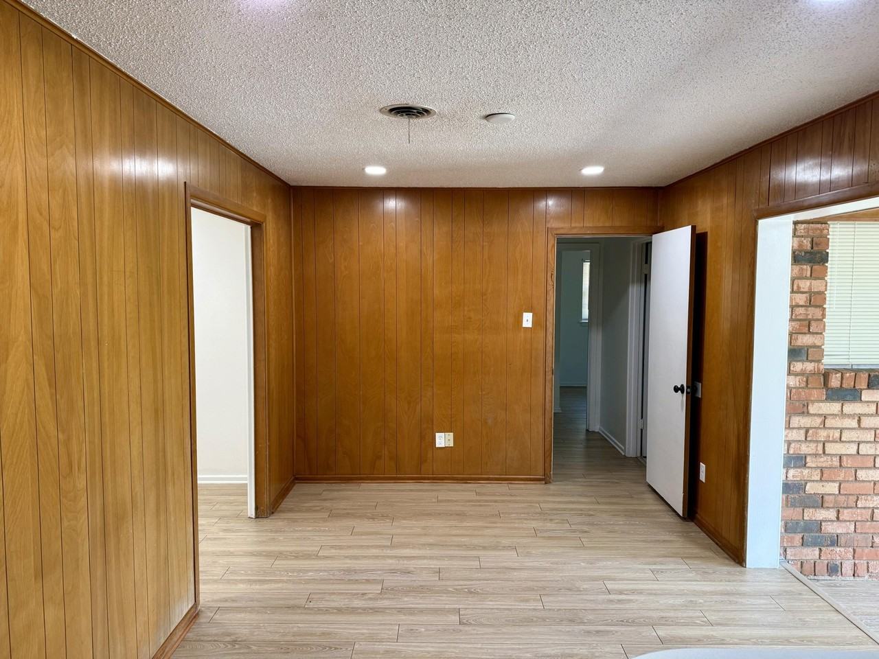 5425 46th St - Photo 3 of 19