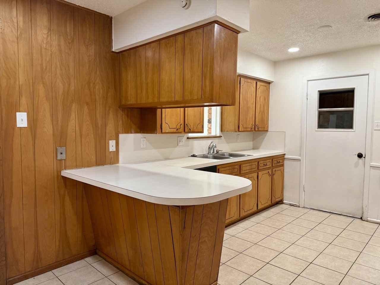 5425 46th St - Photo 4 of 19