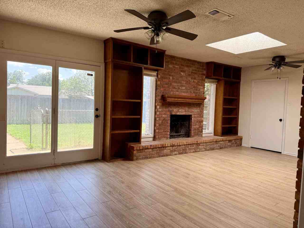 5425 46th St - Photo 6 of 19