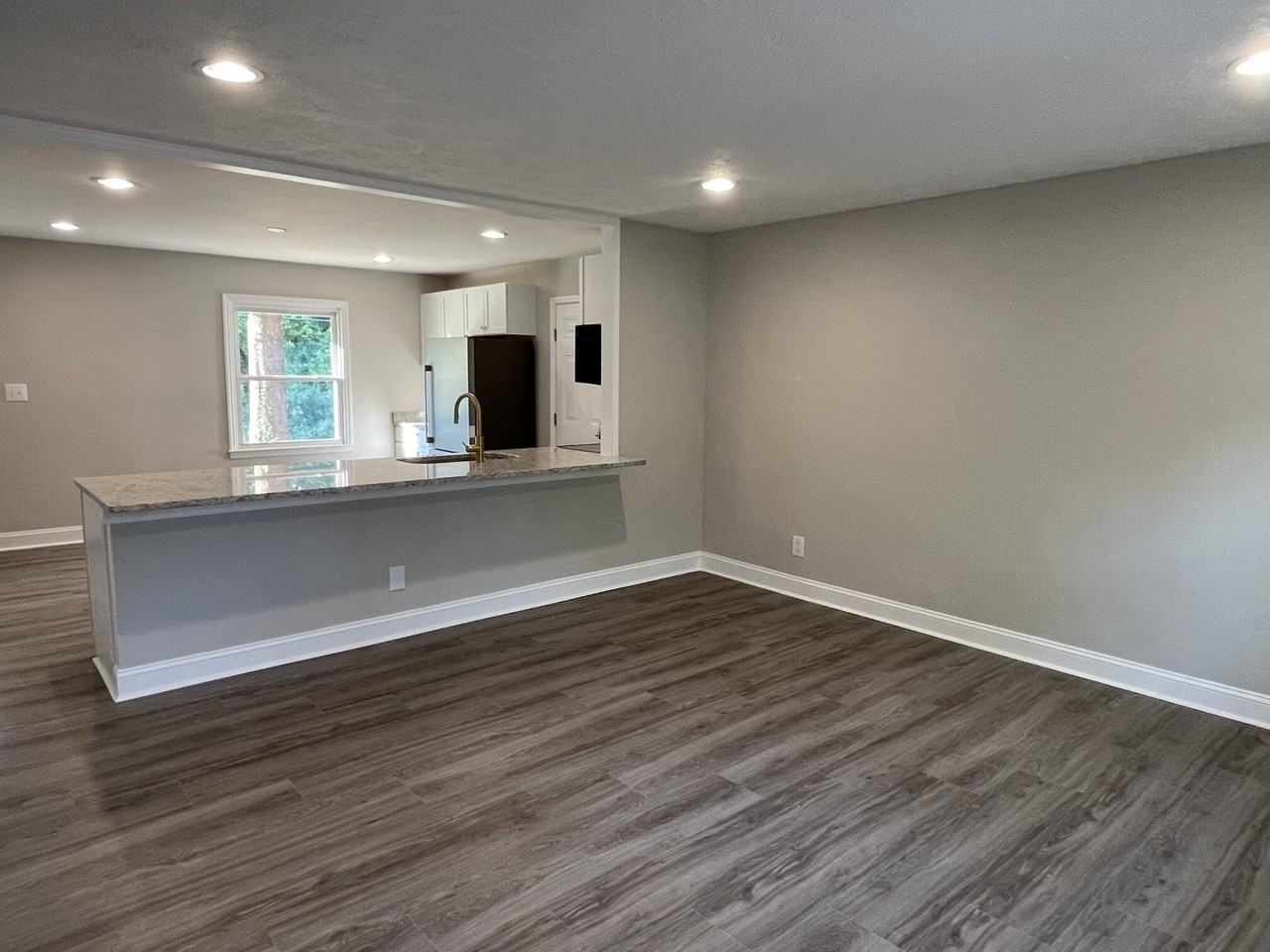 3255 Sutherland Dr - Photo 6 of 23
