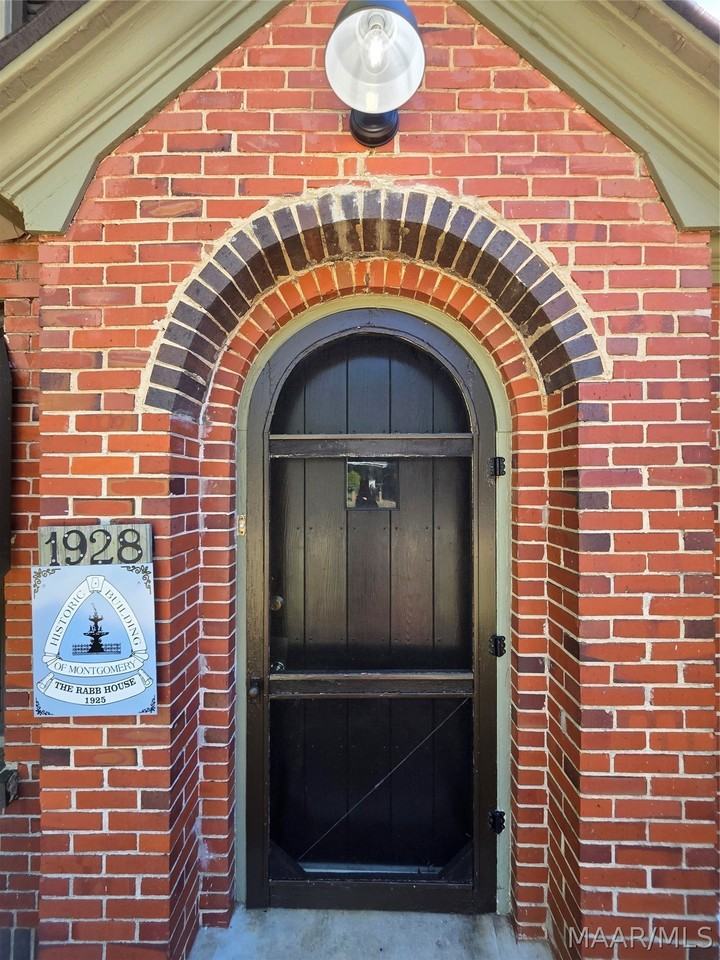 1928 Winona Ave - Photo 3 of 29