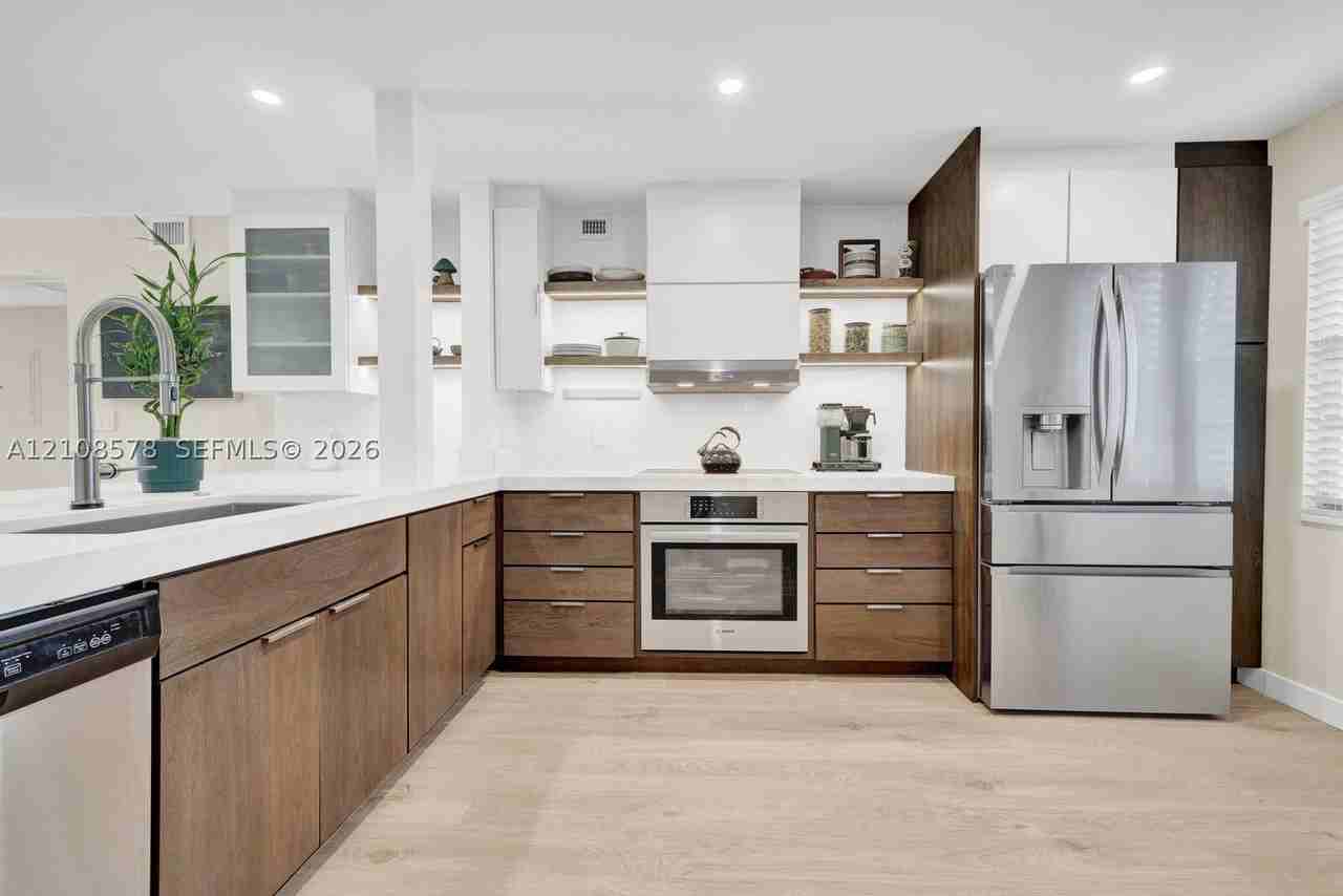 3005 Portofino Isle #N2 - Photo 3 of 24