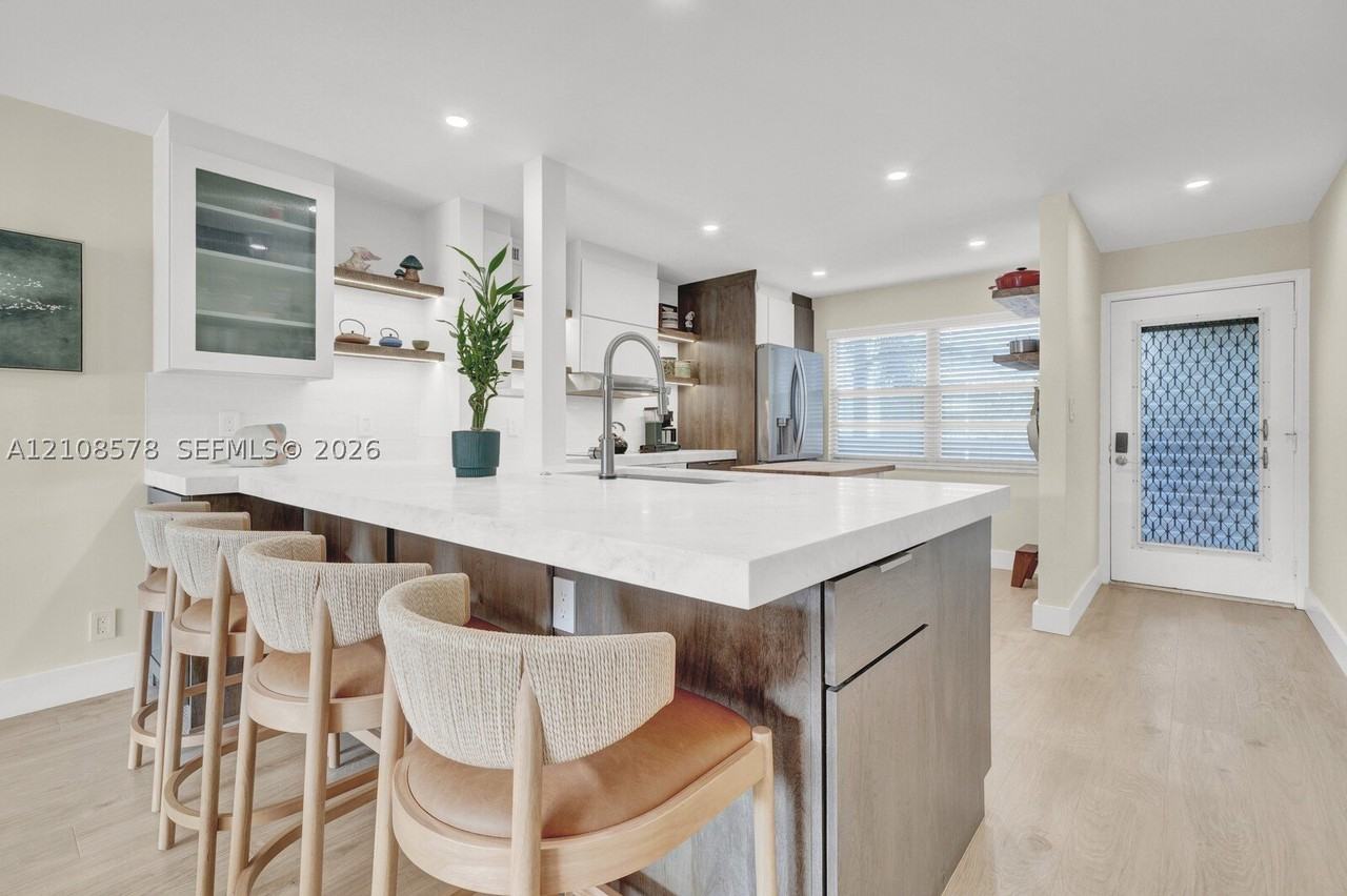 3005 Portofino Isle #N2 - Photo 6 of 24