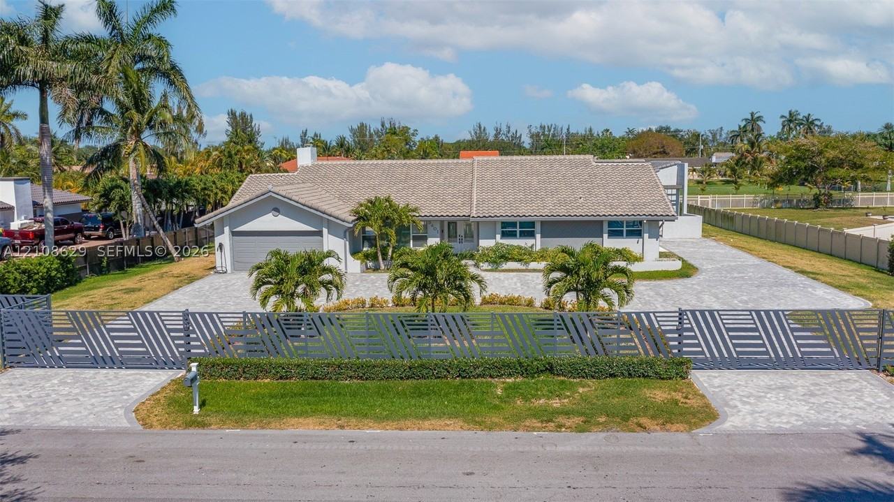 3401 Sw 141st Ave #0 - Photo 4 of 41