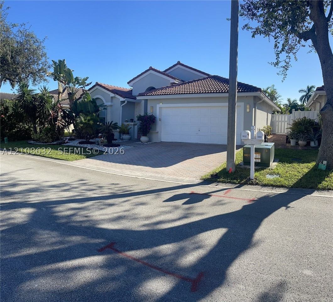 5032 Sw 34th Ter - Photo 3 of 10