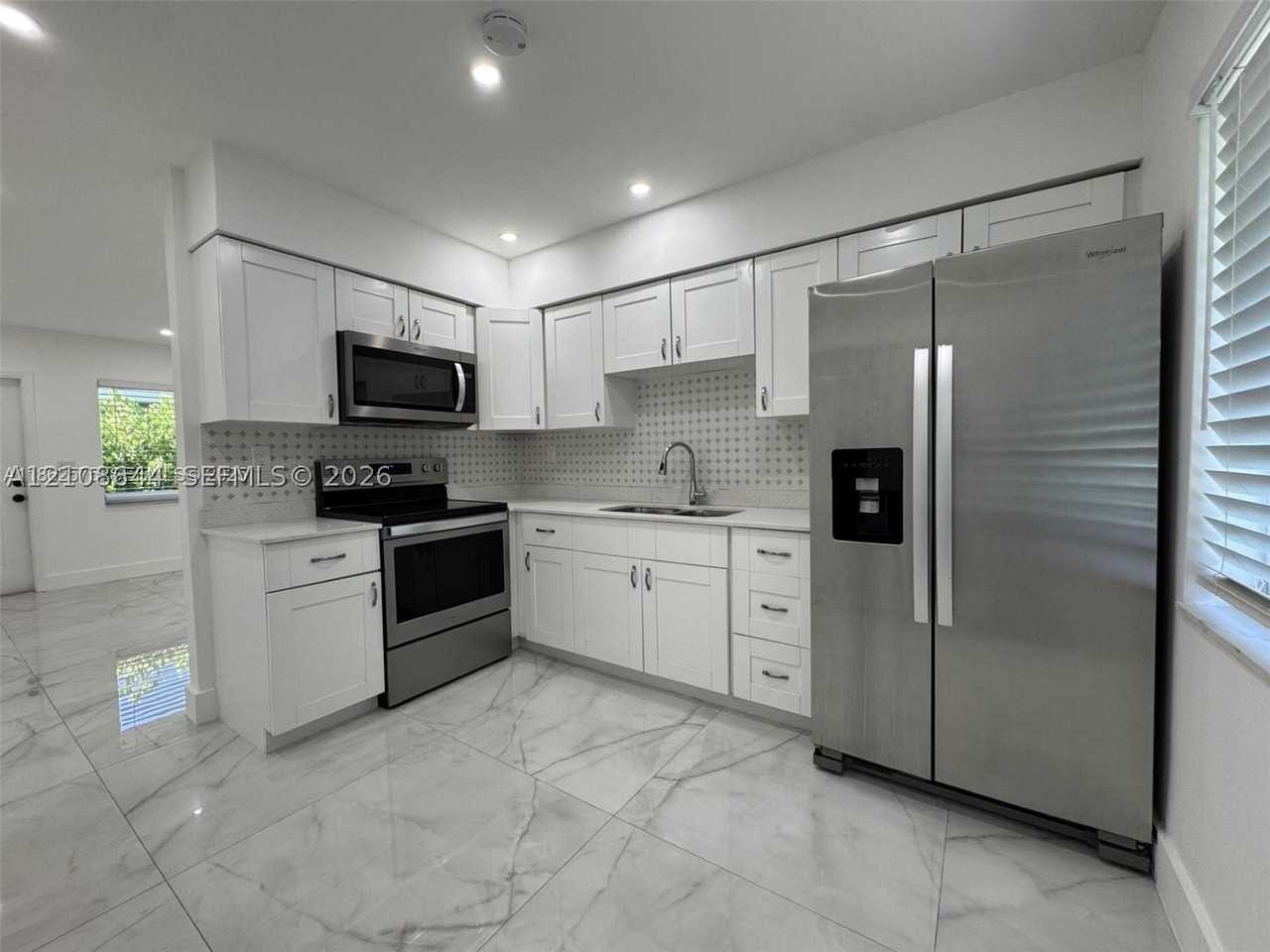 1431 N 14th Way #REAR - Photo 5 of 15