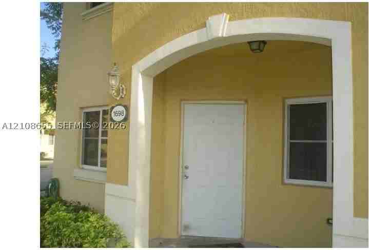 1698 Se 30th St #1698 - Photo 3 of 10
