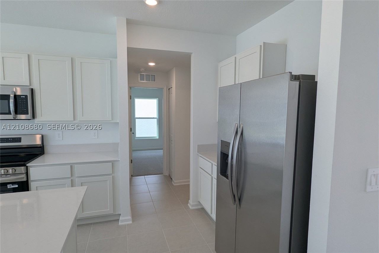2175 CHRIS DR - Photo 4 of 17