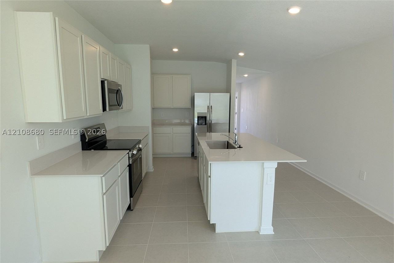 2175 CHRIS DR - Photo 5 of 17