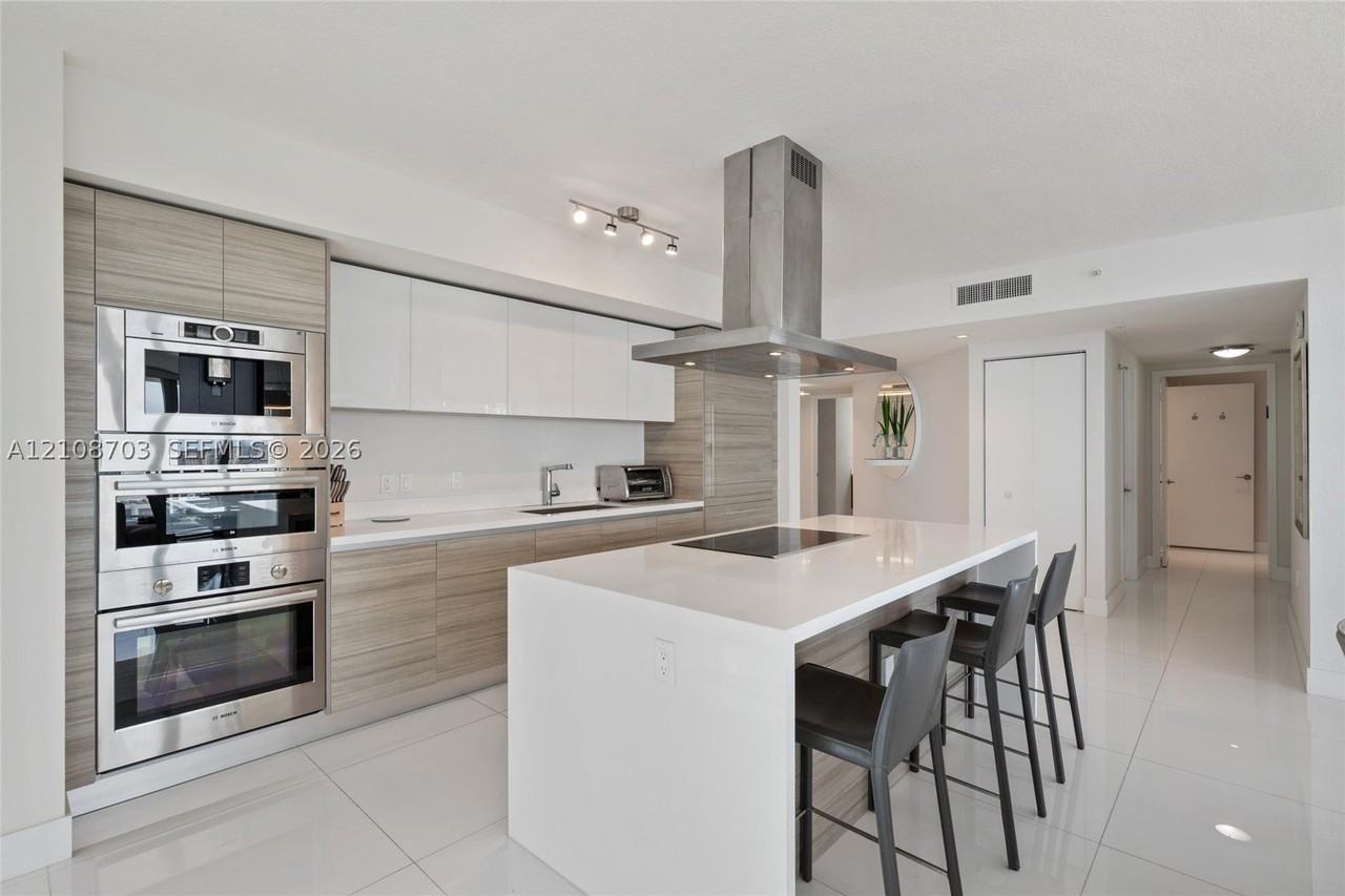 300 Sunny Isles Blvd #4-1501 - Photo 4 of 46