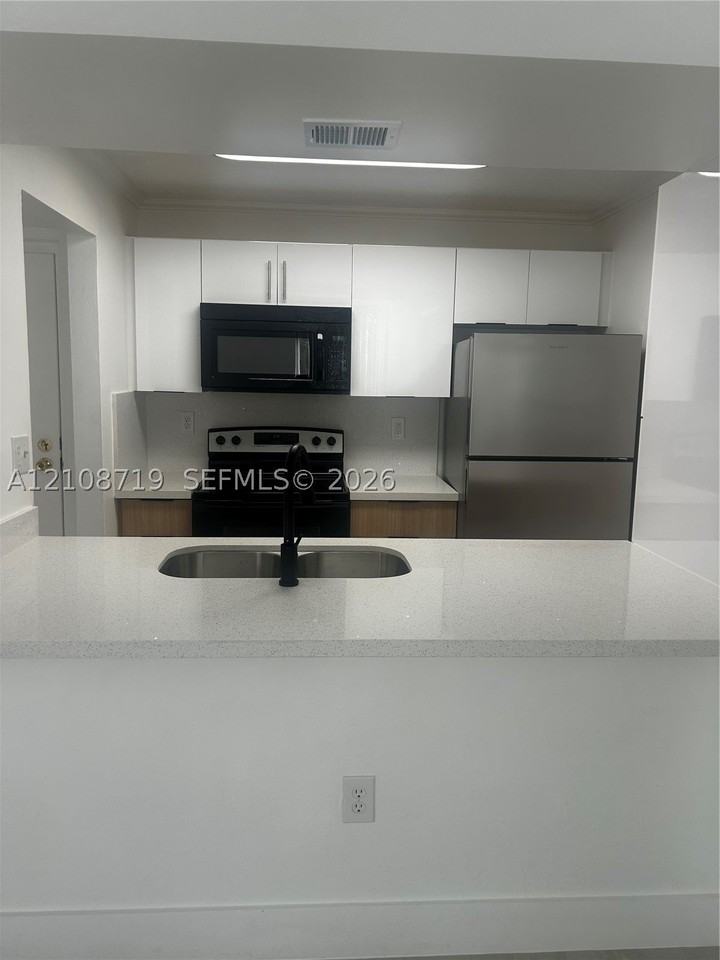 7035 Nw 186th St #D309 - Photo 5 of 16
