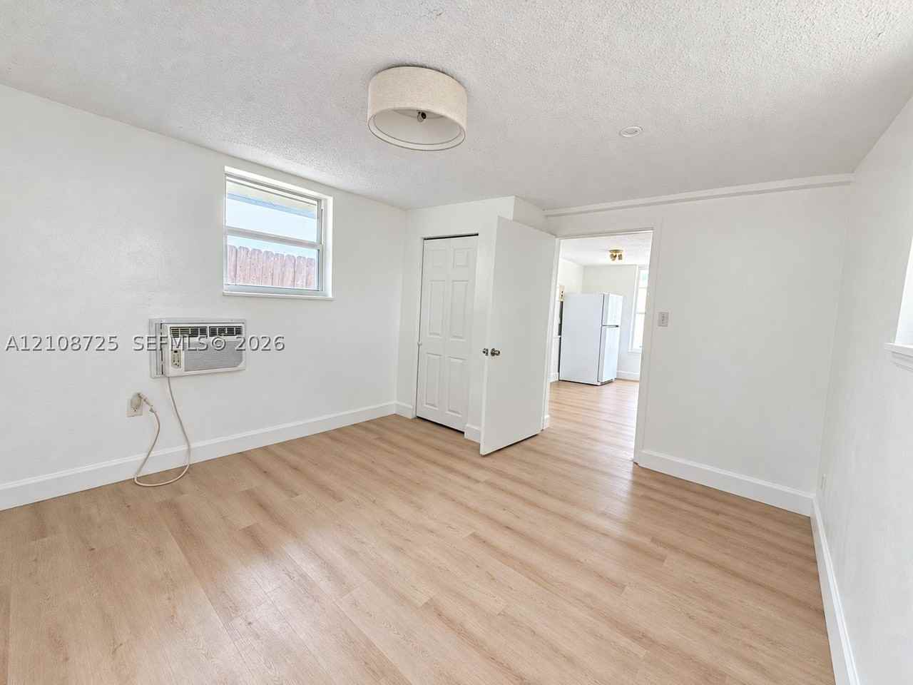 6561 Sw 32nd St - Photo 3 of 7