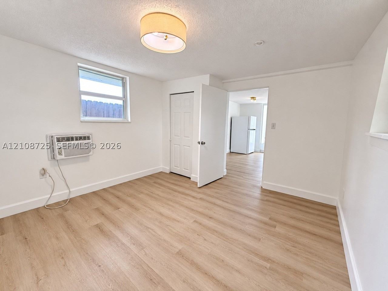 6561 Sw 32nd St - Photo 4 of 7