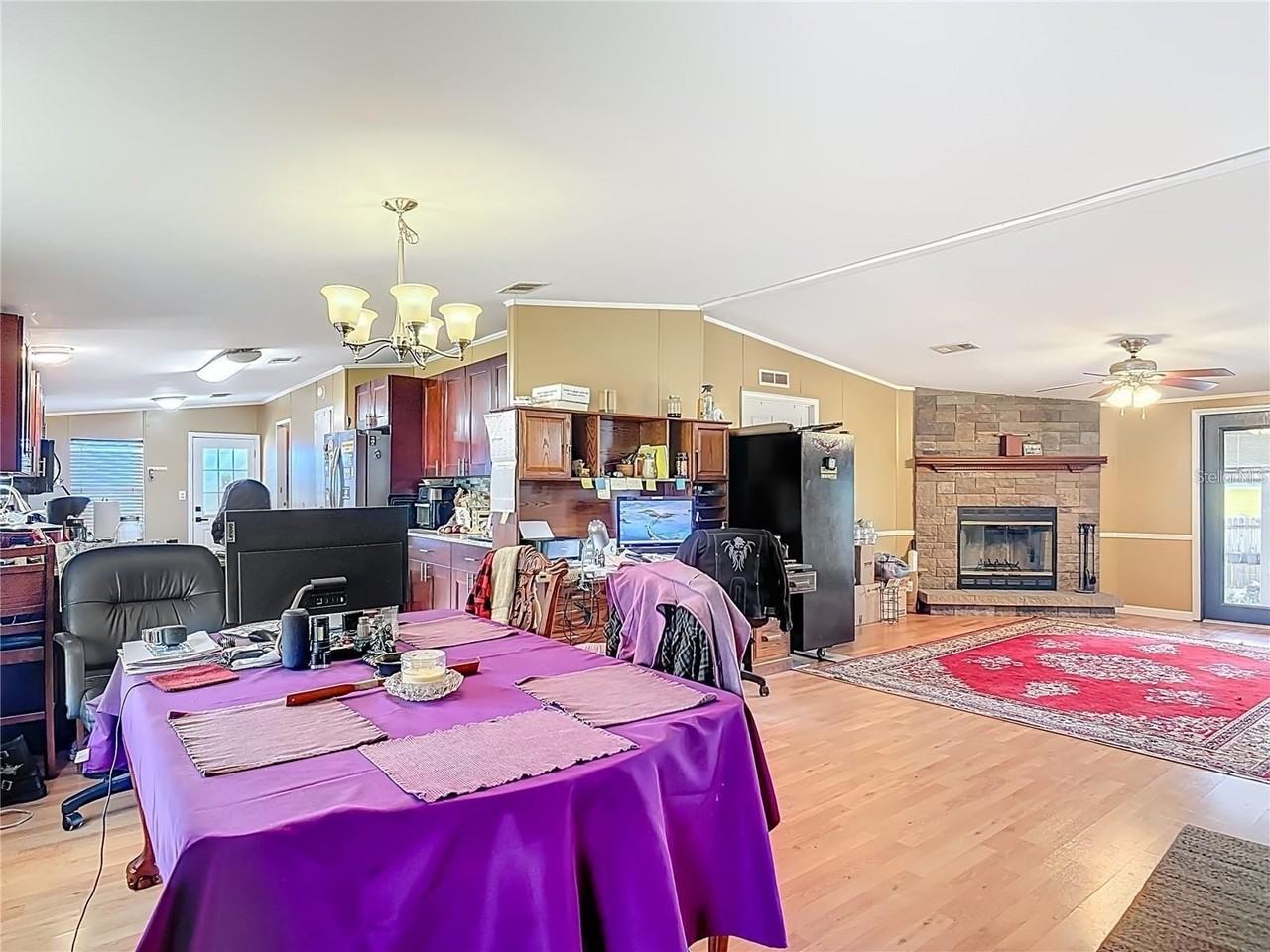 45750 Pine St - Photo 3 of 28