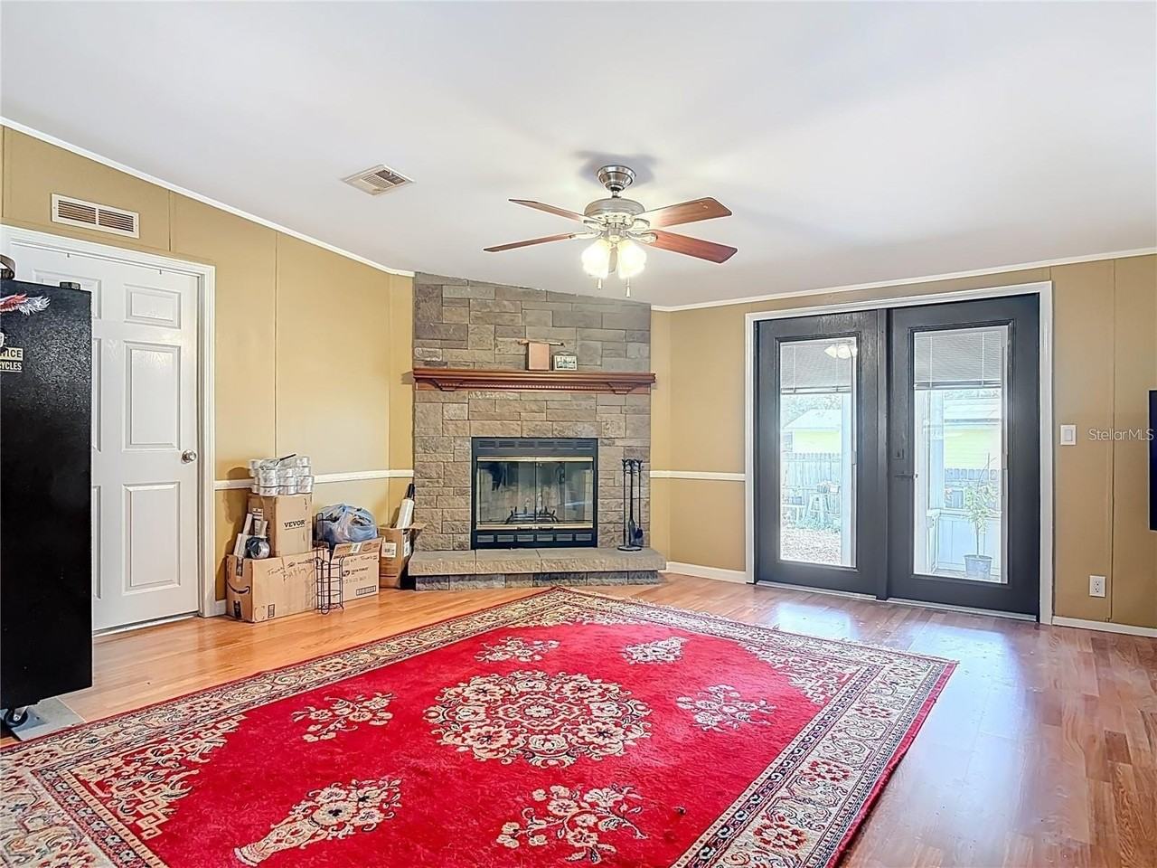 45750 Pine St - Photo 4 of 28