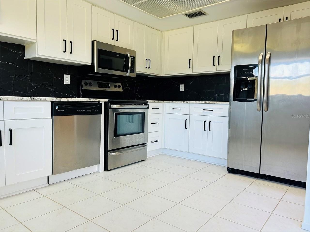 60 Kay Ct - Photo 6 of 16