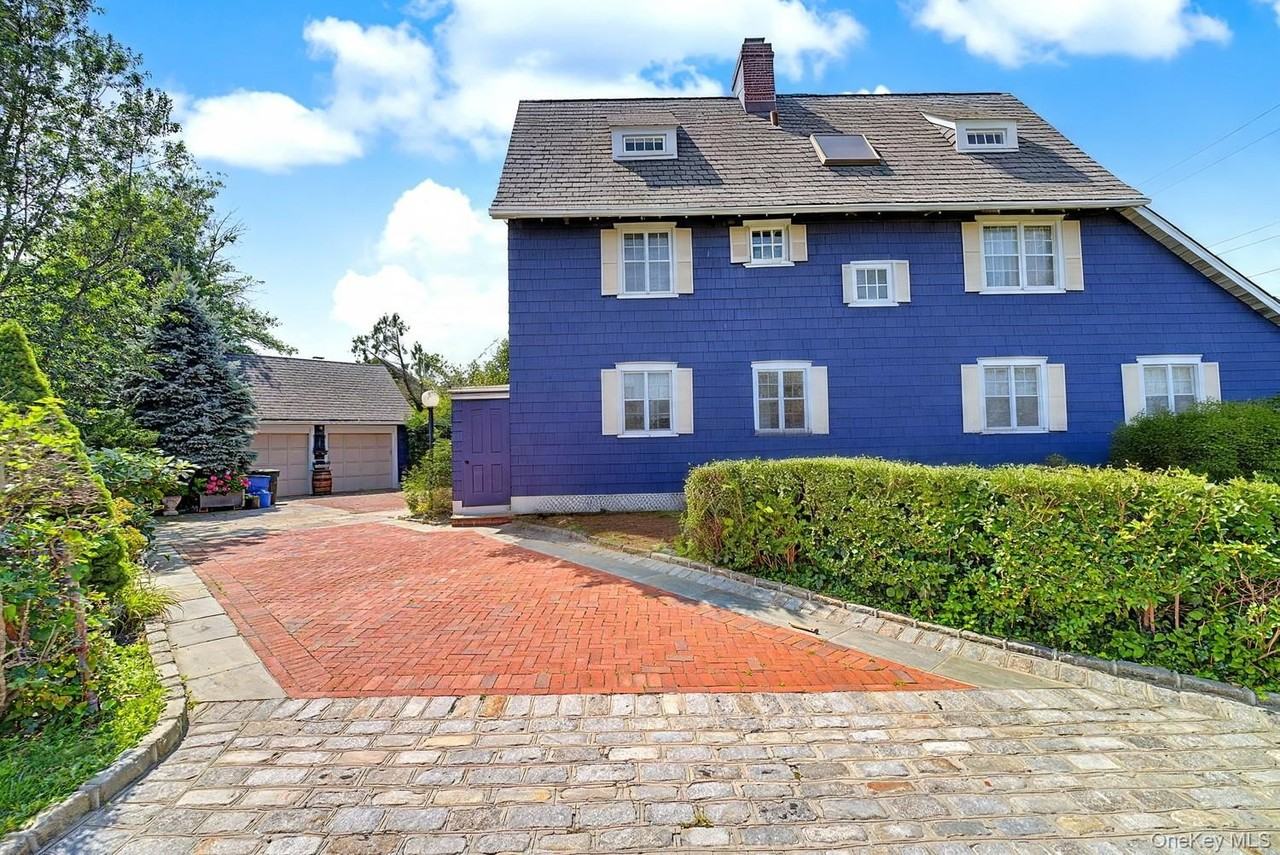 1120 Shore Rd - Photo 5 of 45
