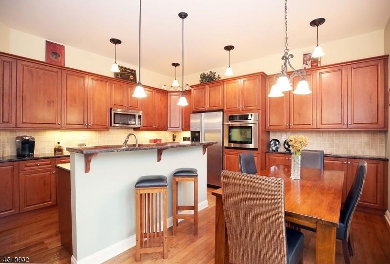 4 Carillon Cir - Photo 2 of 7