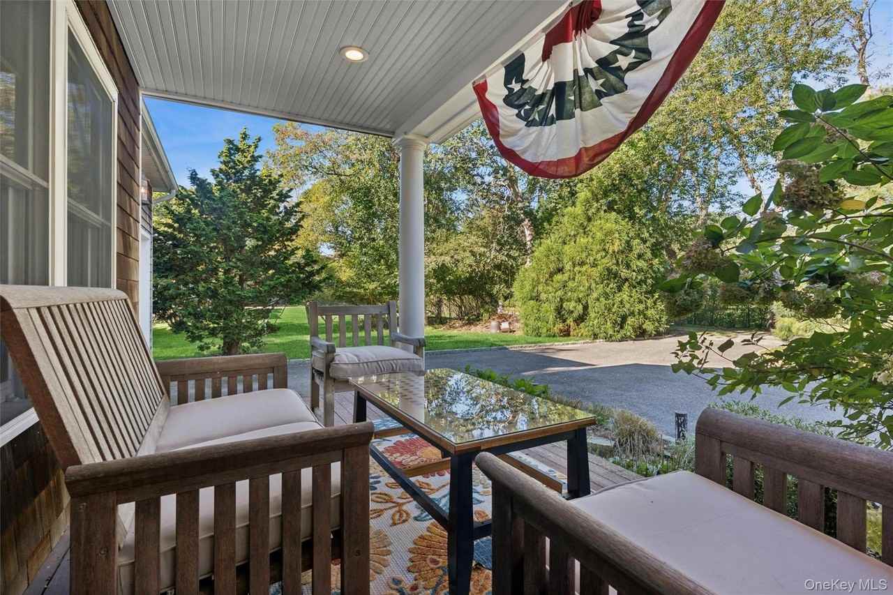 27 Lamb Ave - Photo 3 of 44