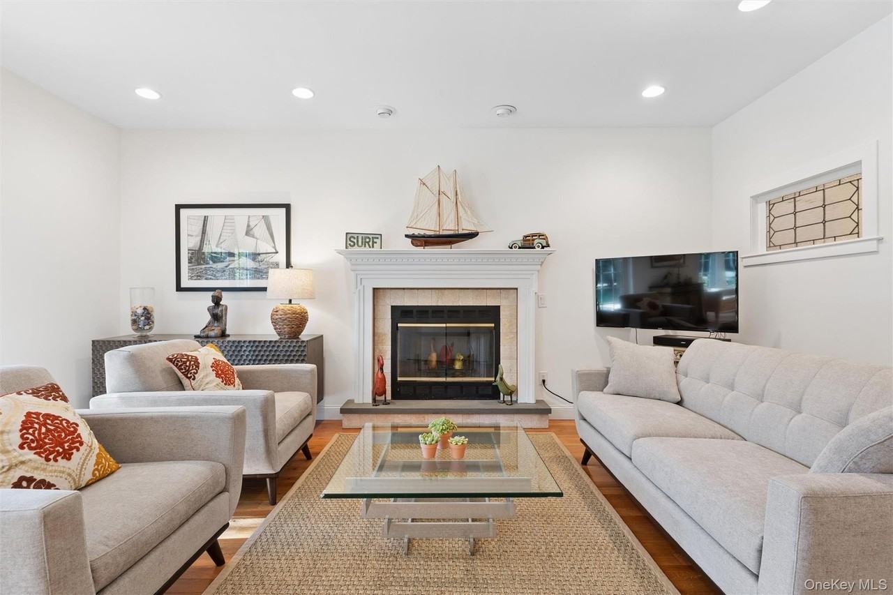 27 Lamb Ave - Photo 6 of 44