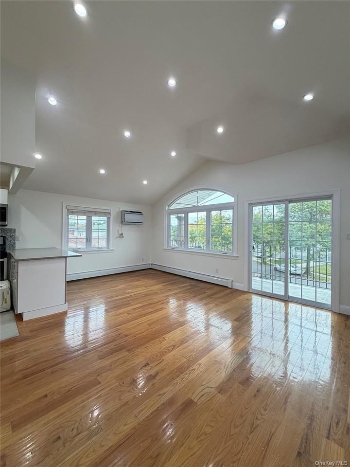 22924 Edgewood Ave #2ndFL - Photo 3 of 16