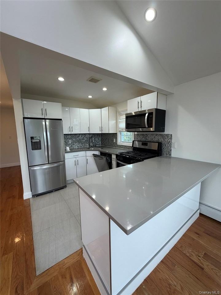 22924 Edgewood Ave #2ndFL - Photo 7 of 16