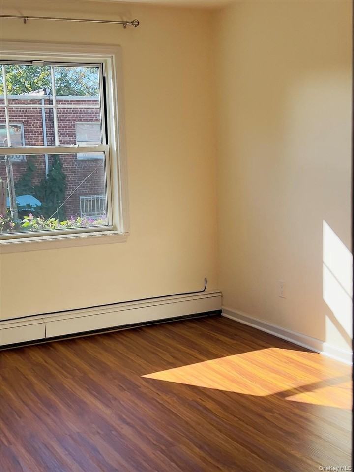 3242 69th St - Photo 3 of 3