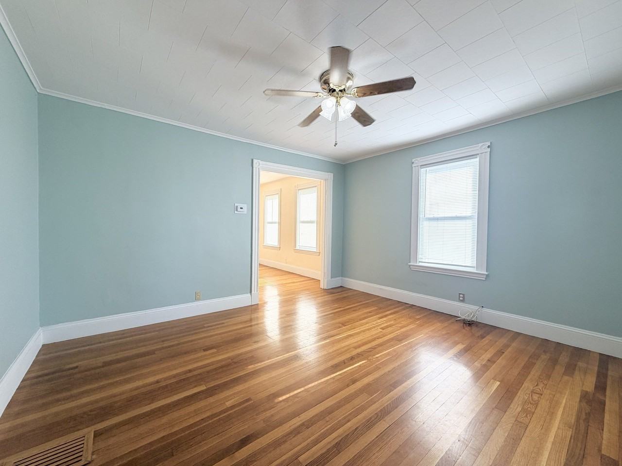 32 Harding Ave - Photo 3 of 19