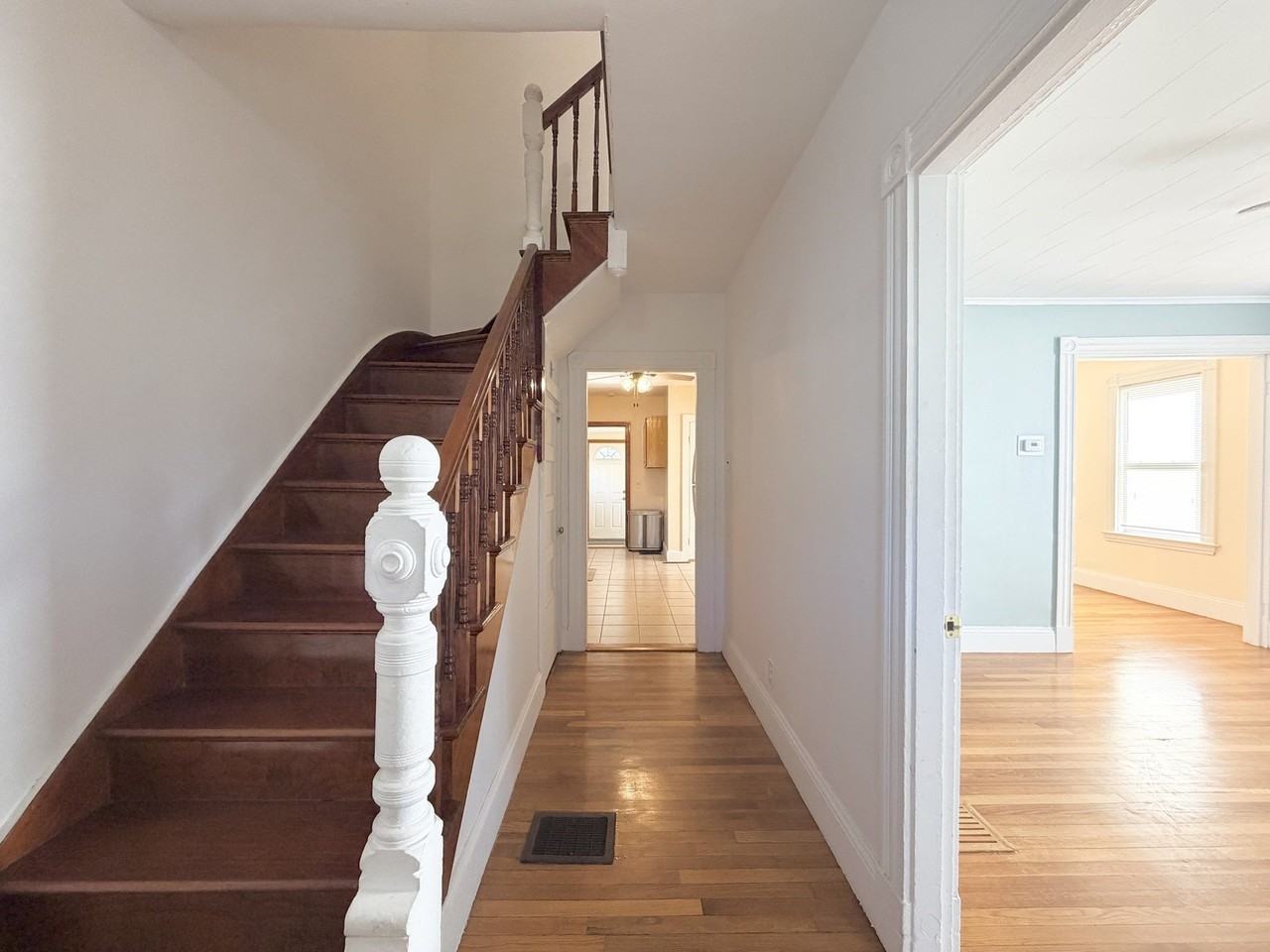 32 Harding Ave - Photo 5 of 19