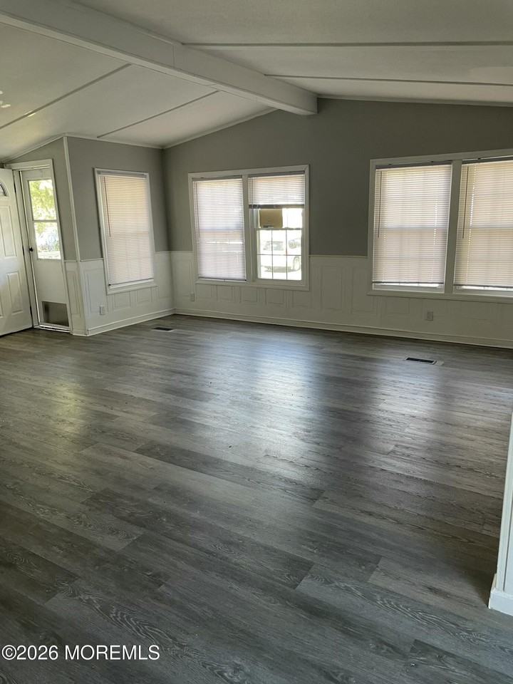 21 Forest Dr - Photo 2 of 11