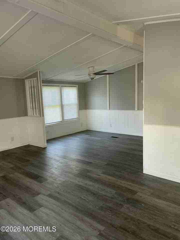 21 Forest Dr - Photo 3 of 11