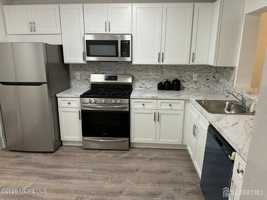 featured image of 204 Forsythia Ln