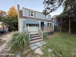 featured image of 15 Woolley Ave