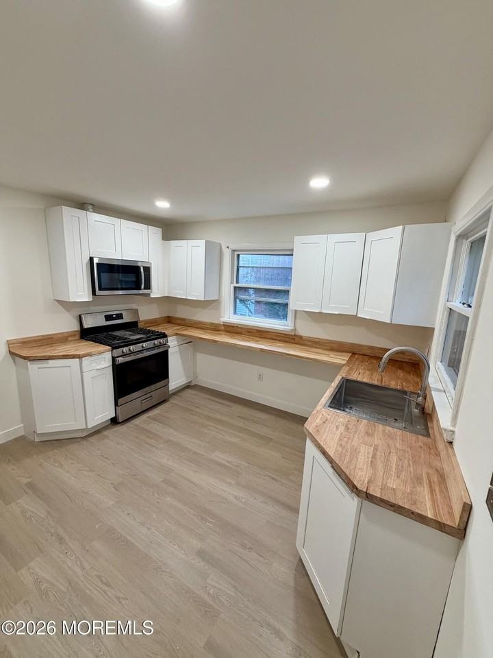15 Woolley Ave - Photo 3 of 8