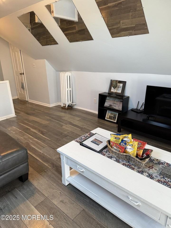 401 2nd Ave - Photo 4 of 13