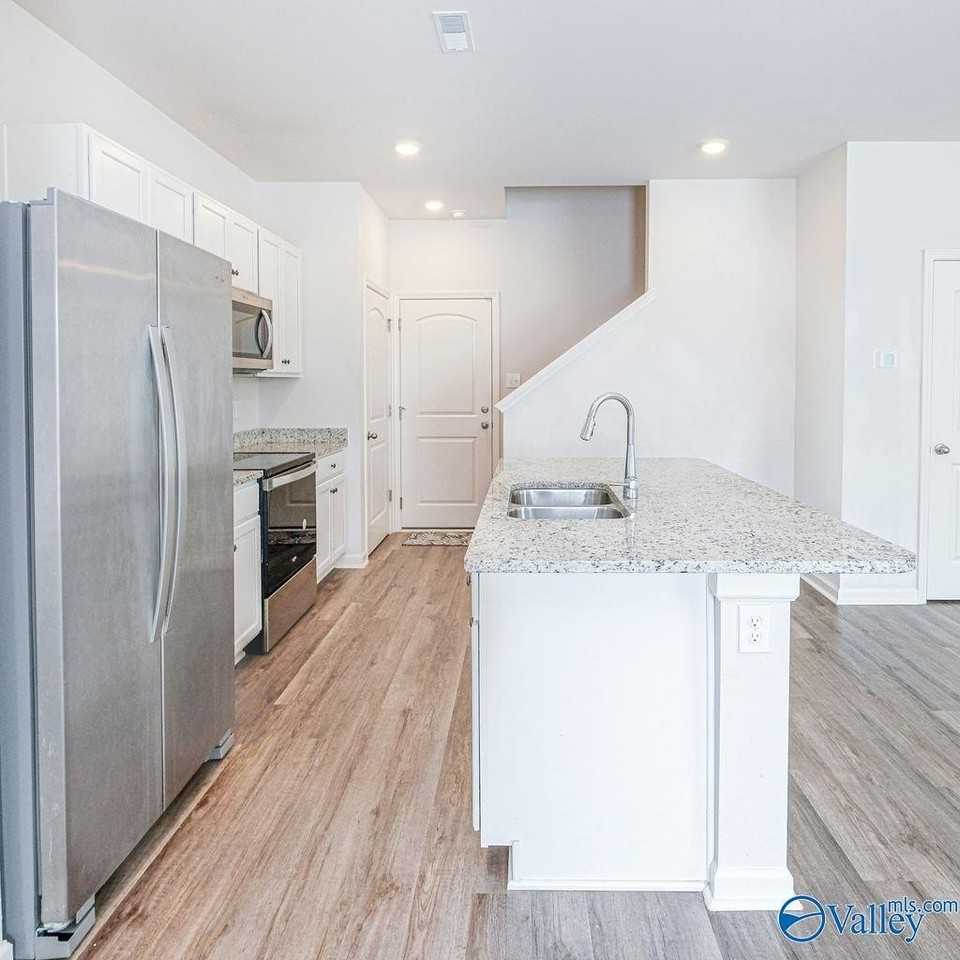 121 Maple Spring Trl - Photo 3 of 25