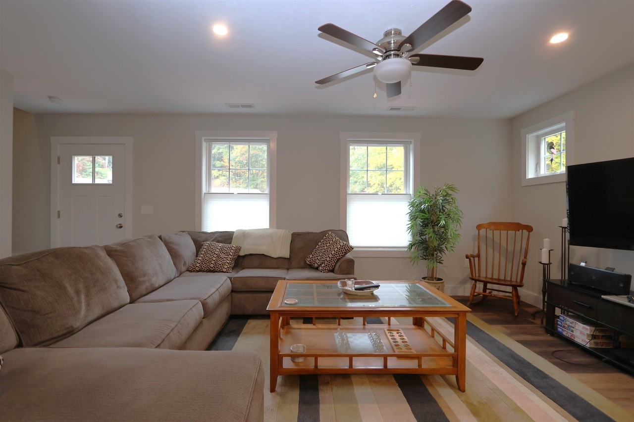 60 Marshall Rd #A - Photo 5 of 24