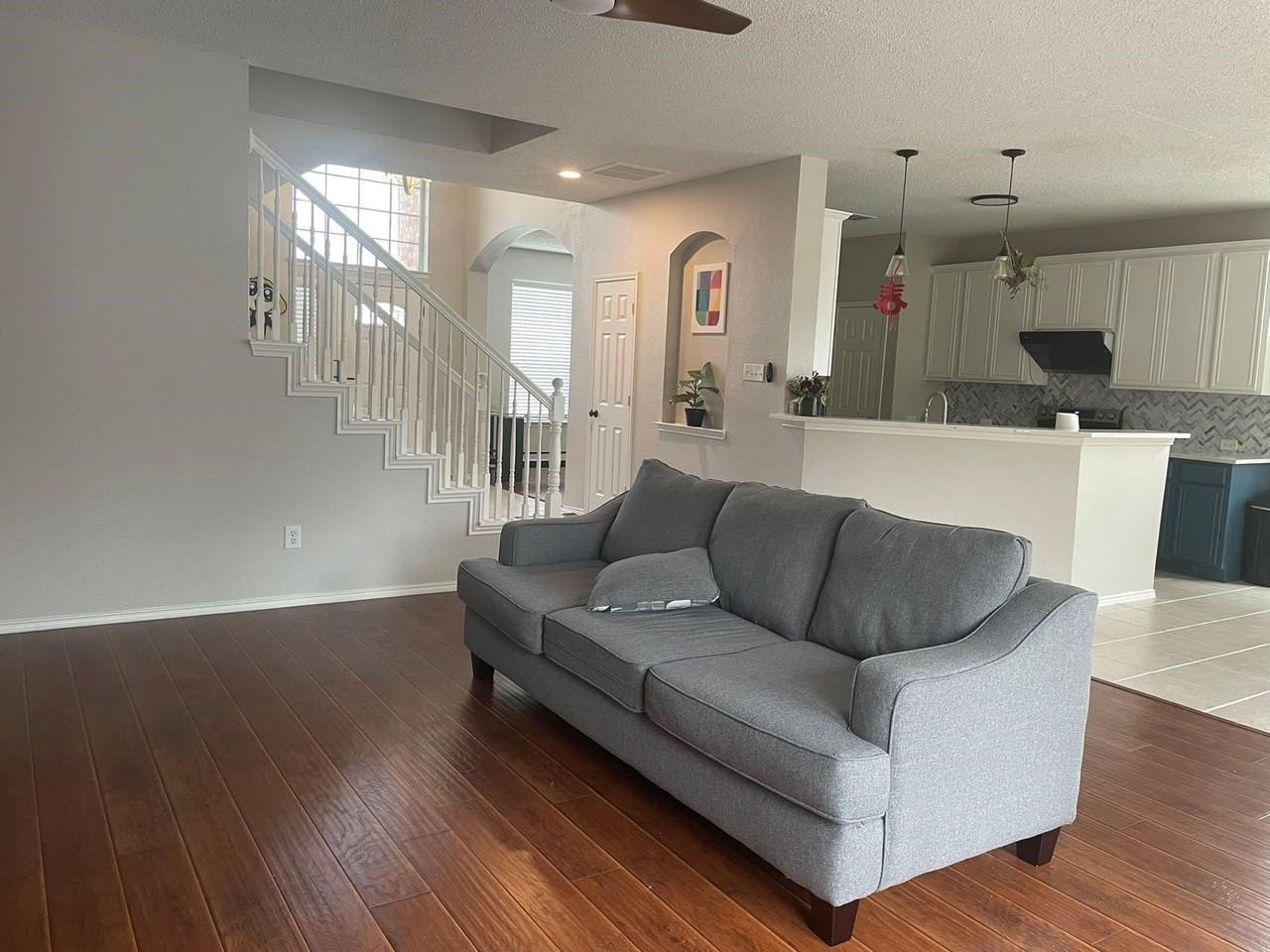 106 N Alder Dr - Photo 4 of 15