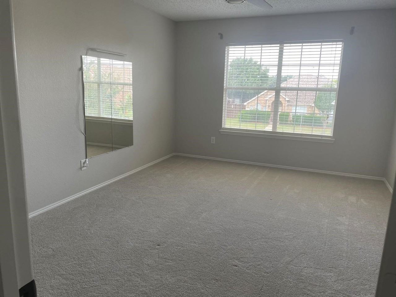 106 N Alder Dr - Photo 7 of 15