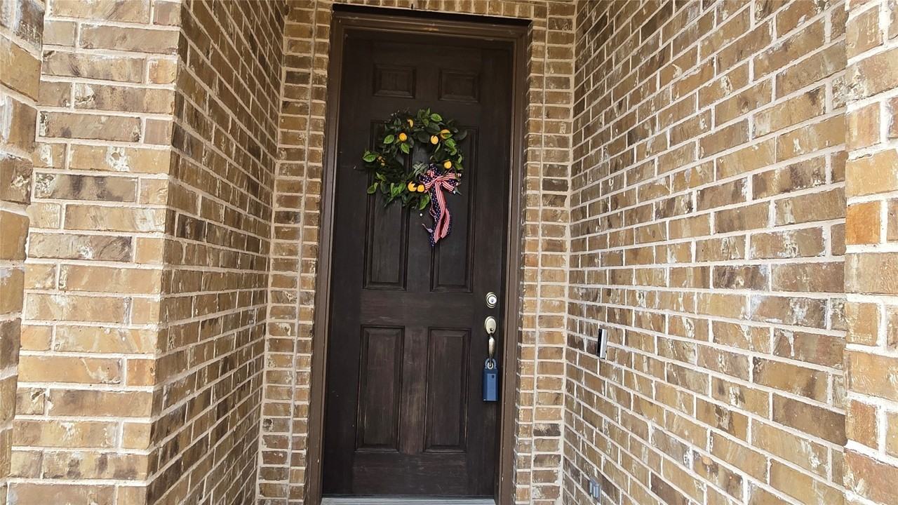 5305 Dallas Red Ct - Photo 3 of 31