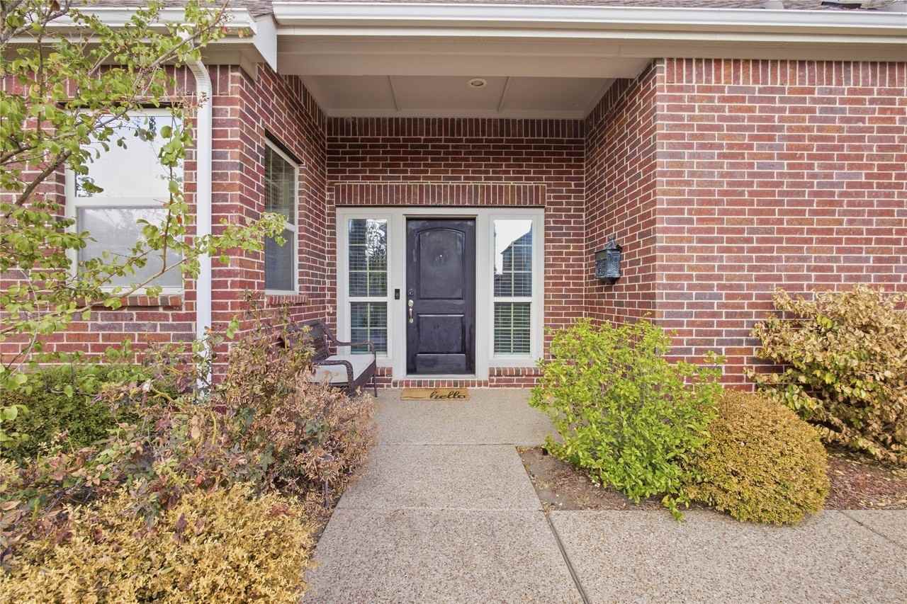3009 Hereford Dr - Photo 3 of 20