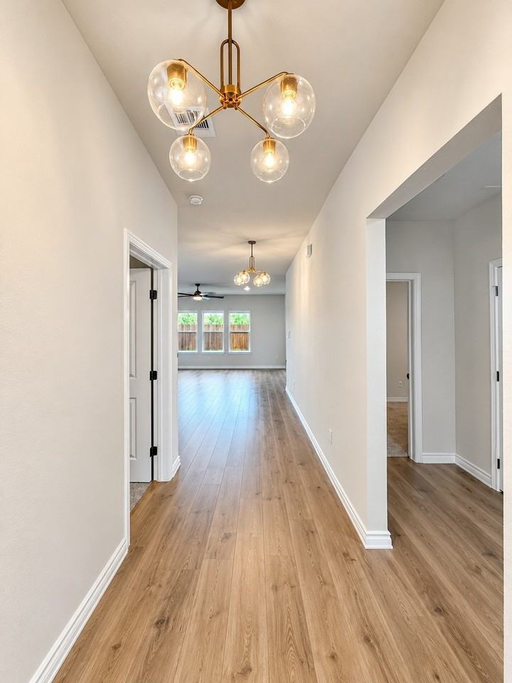 147 Mapleoak Dr - Photo 2 of 24