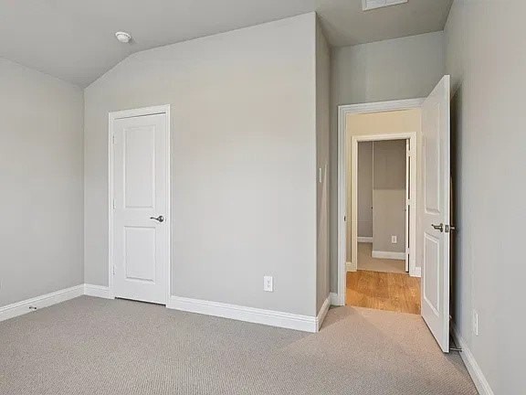 1724 Gardendale Hollow Ln - Photo 7 of 16