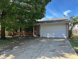 featured image of 906 Hawthorne Dr