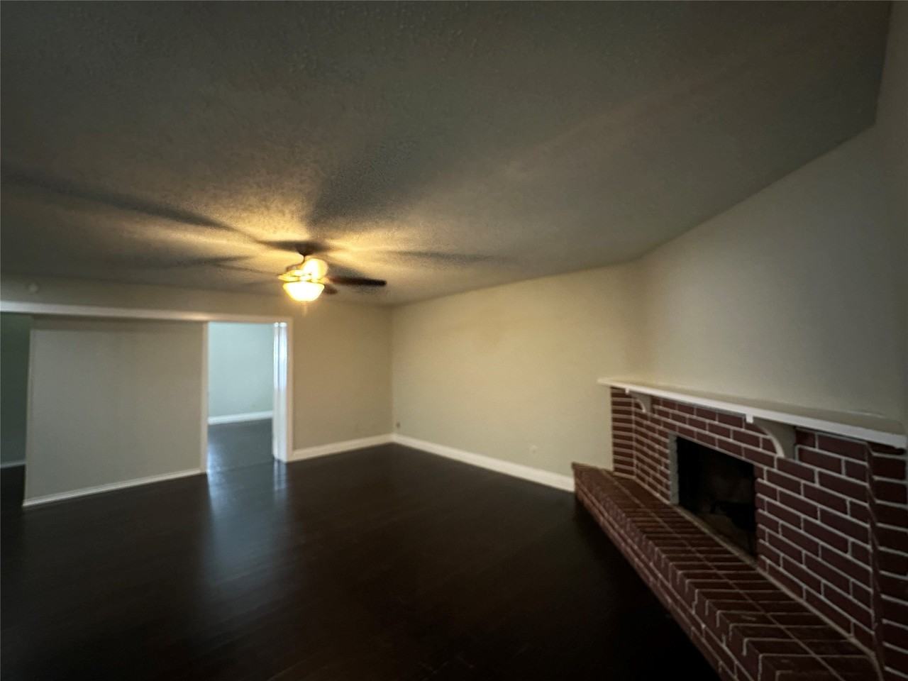 906 Hawthorne Dr - Photo 6 of 19