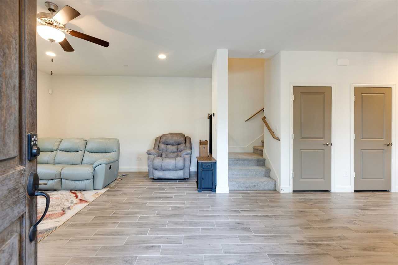 3821 Quail Wood Dr - Photo 2 of 24