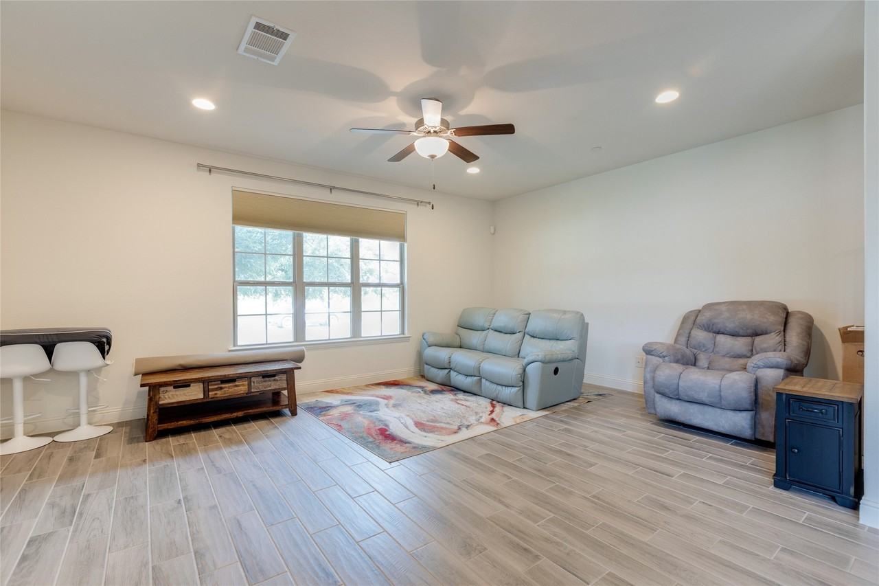 3821 Quail Wood Dr - Photo 3 of 24