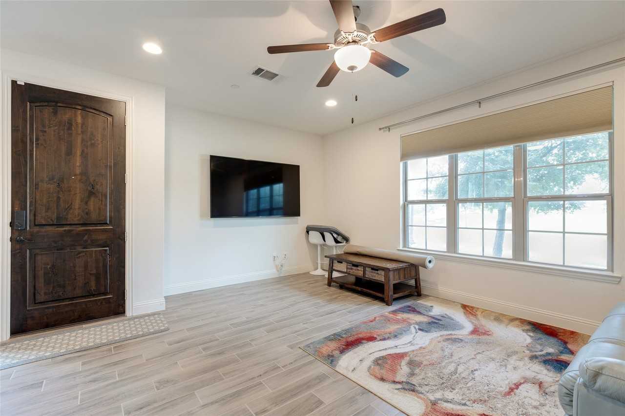 3821 Quail Wood Dr - Photo 4 of 24