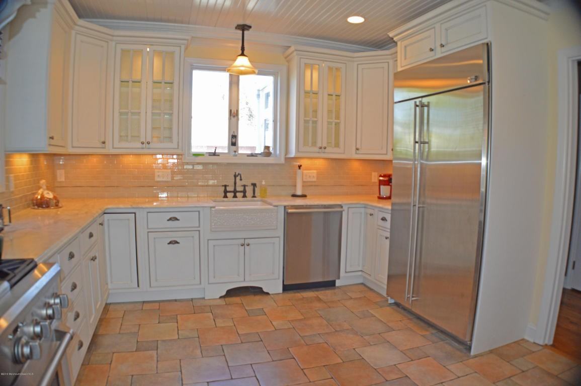 428 Branch Ave - Photo 3 of 30