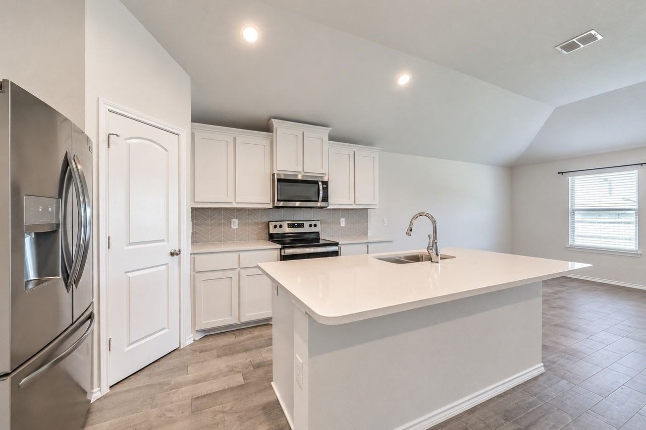 2532 Silver Fox Trl - Photo 4 of 12